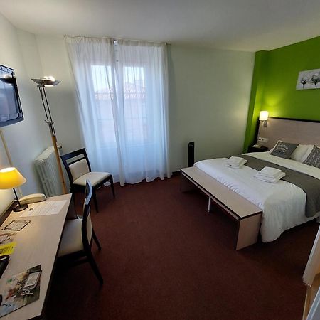 Le 120 - Groupe Logis Hotels - Ex Auberge La Terrasse La Chataigneraie  Luaran gambar