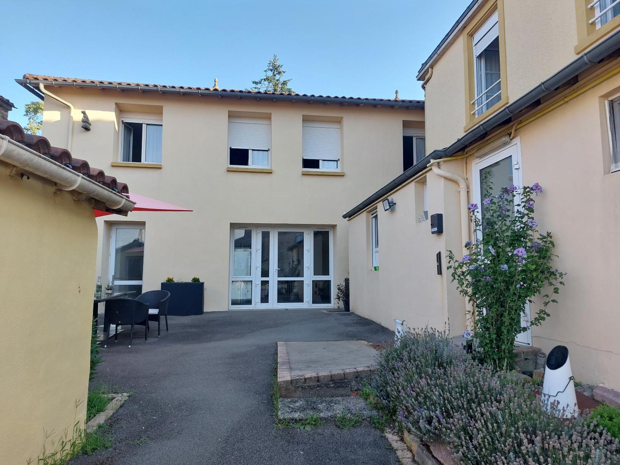 Le 120 - Groupe Logis Hotels - Ex Auberge La Terrasse La Chataigneraie  Luaran gambar